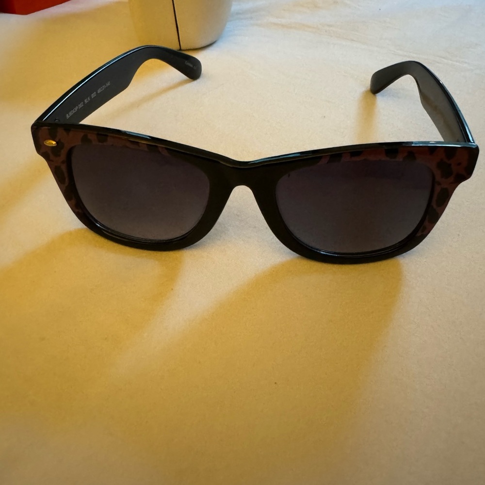 betsy johnson sunglasses